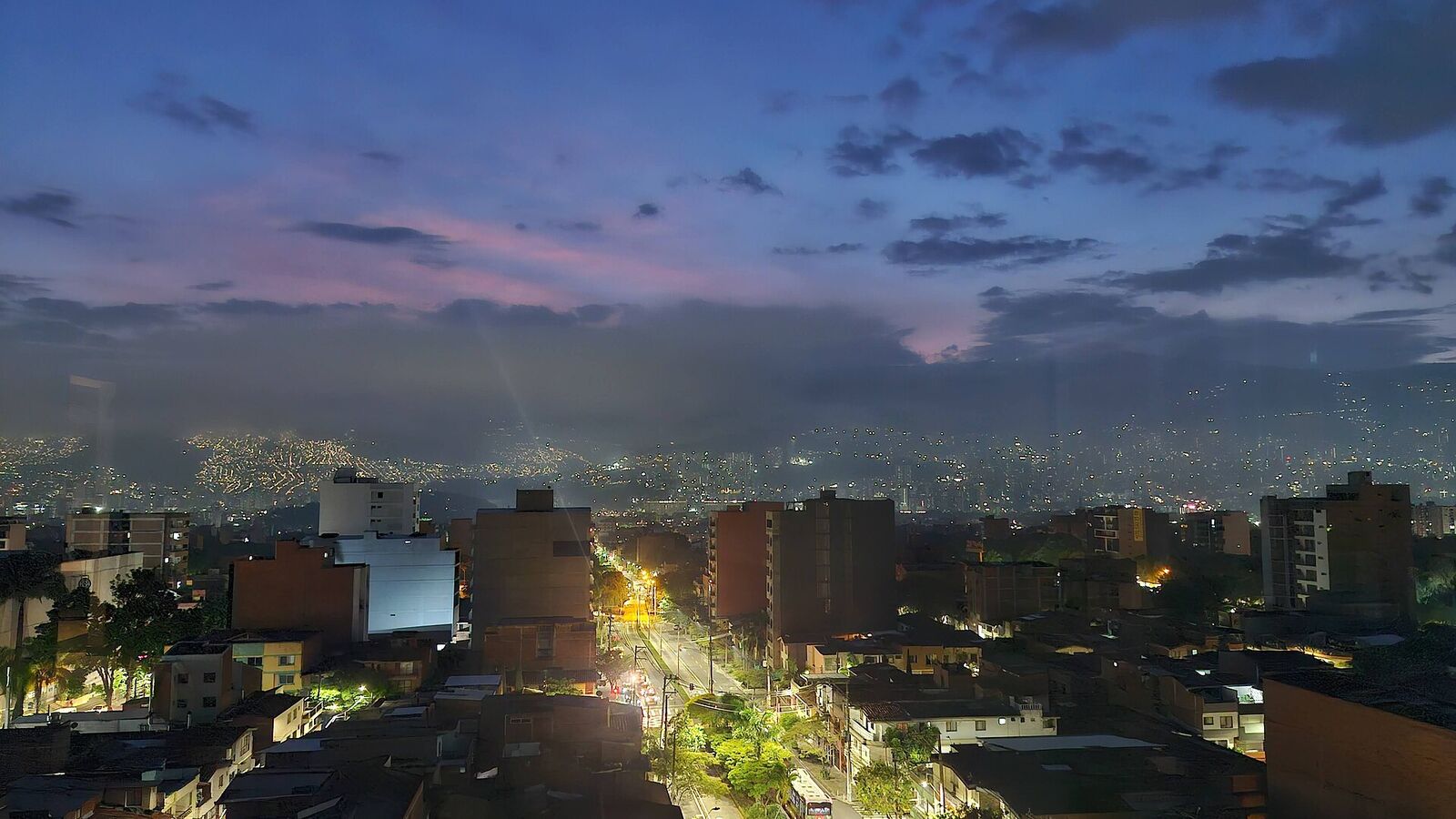 Colombia Digital Nomad Visa: Requirements, Income and Process