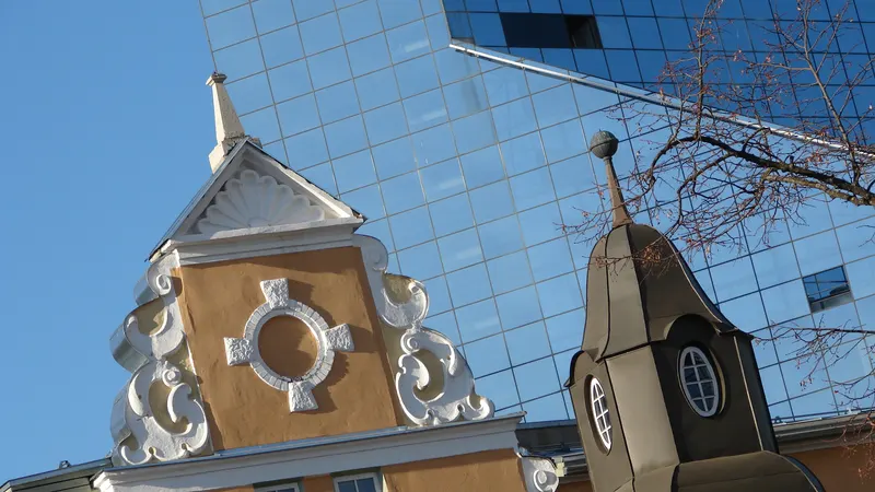 E-Residency Programs Compared: Estonia, Lithuania and Beyond